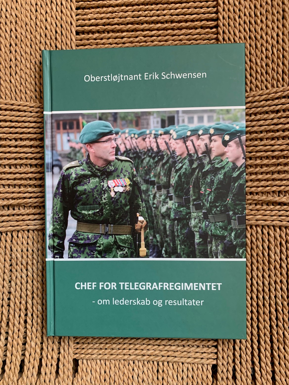 Chef for Telegrafregimentet - om lederskab og resultater af Oberstløjtnant Erik Schwensen.